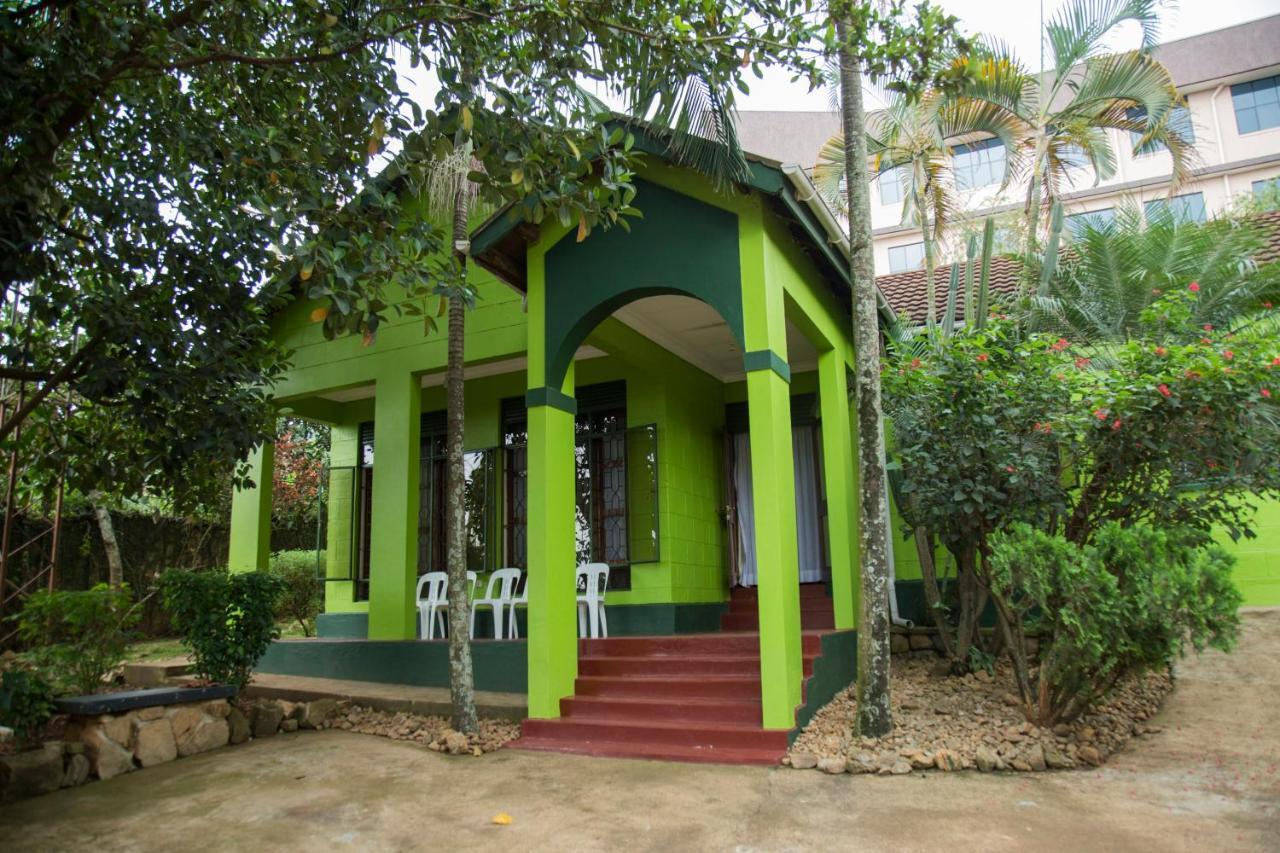 The Greenhouse Kampala Buitenkant foto